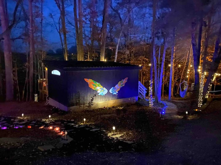 Mosaic Cabin On the River, Sparta! kayak hiking Tiny houses for