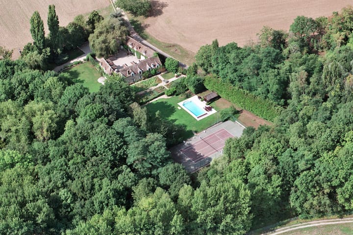 Charming mansion South of Paris