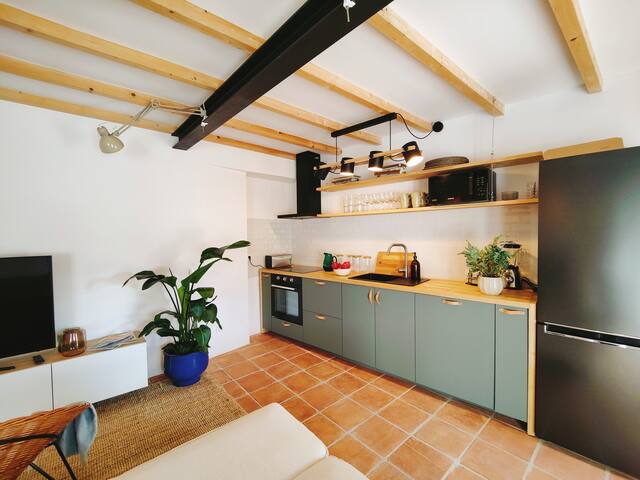 Villa with Sunny Pateo and amazing River View gallery image 2