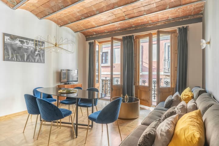 Top 18 Airbnb Vacation Rentals Near Las Ramblas, Barcelona - | Trip101