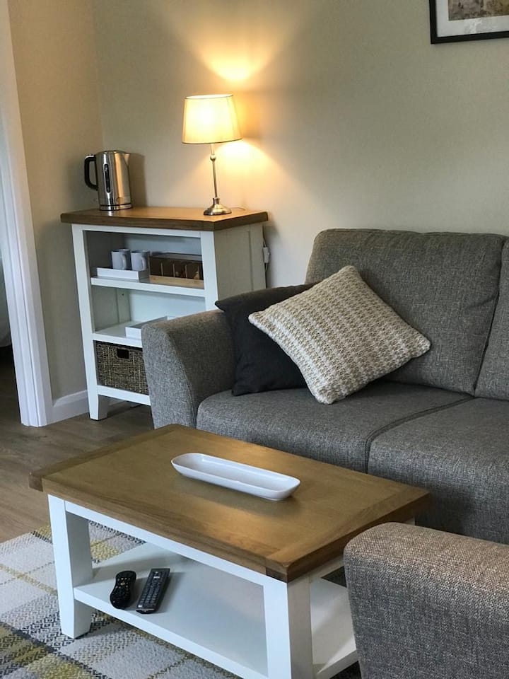 Peach Cottage Private 1 Bed Apartment Near Gatwick - Crawley