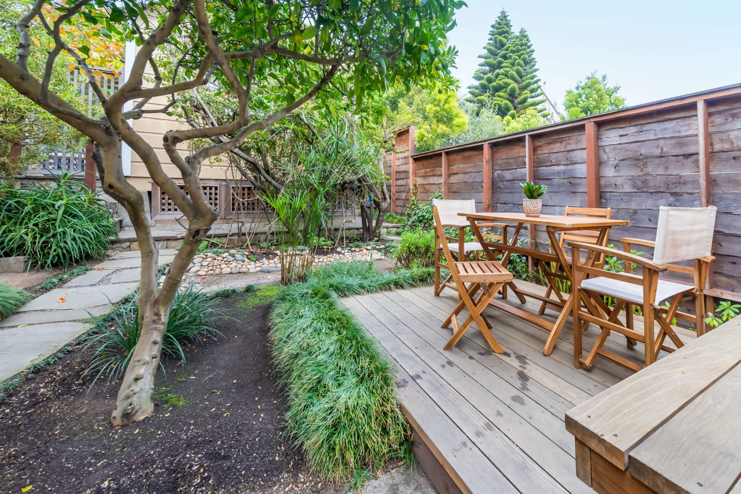 Home in San Francisco · ★4.99 · 2 bedrooms · 2 beds · 1 bath - Image 18