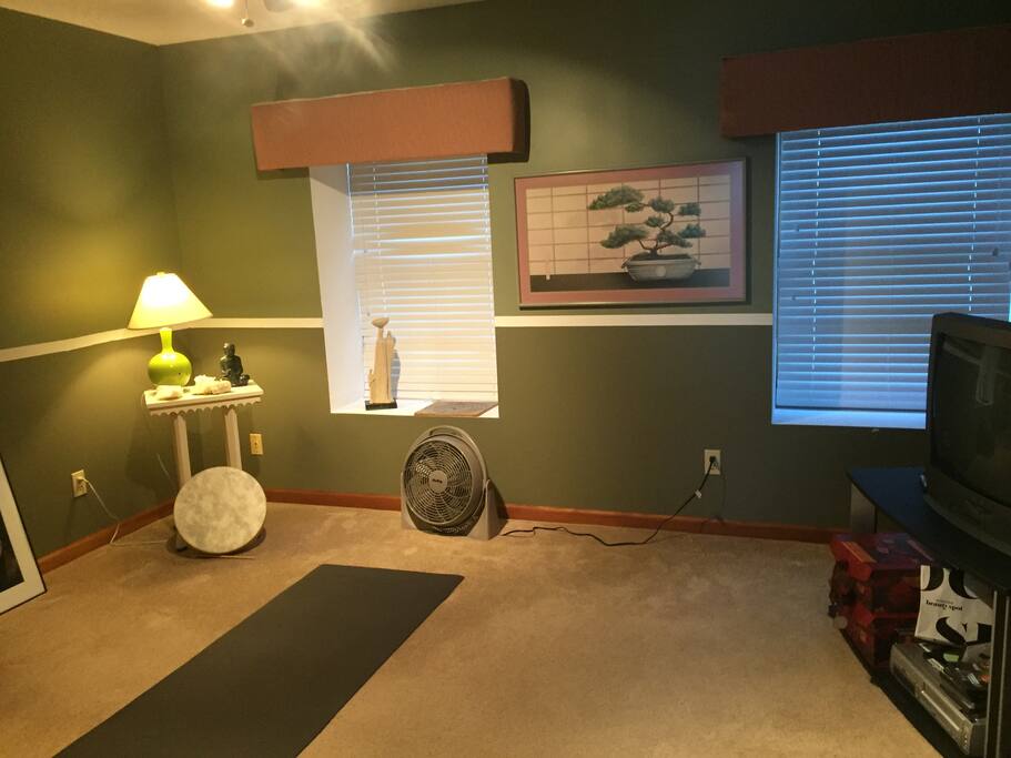 Bedroom (air mattress not pictured)