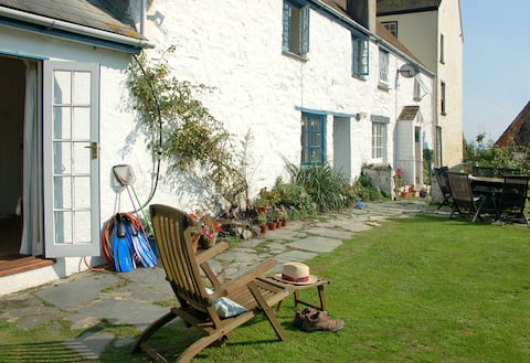 Seaside escape - steps to beach and cosy inn.