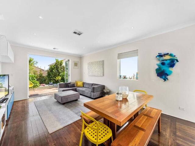 Full of Sunshine North Bondi Home gallery image 4