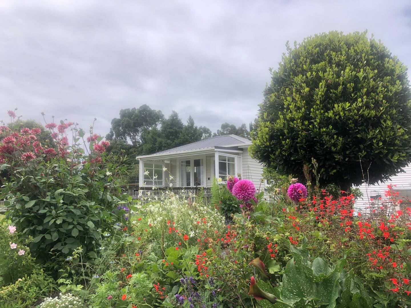 Relaxing Rural Riverside Retreat 1