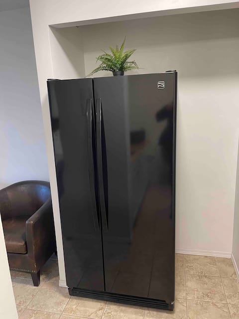 Top performing Airbnb: Calgary downtown bachelor Unit in Chinatown