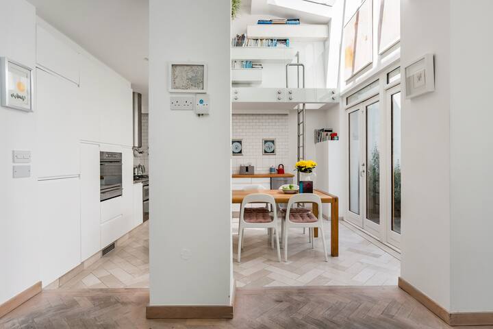 Extensively Modernised Georgian House near Everything