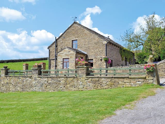 Beautiful peaceful cottage with panoramic views