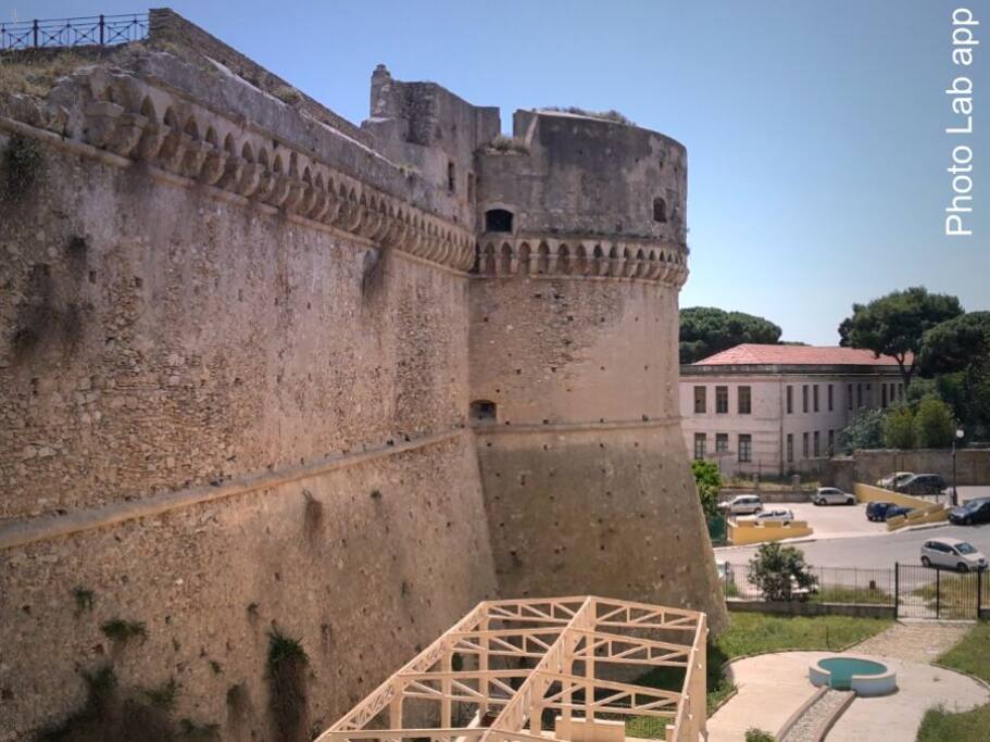 Castello Carlo V (KR)