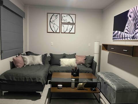Popular Airbnb listing: Beautiful and small condominium, excellent location in Gustavo A. Madero