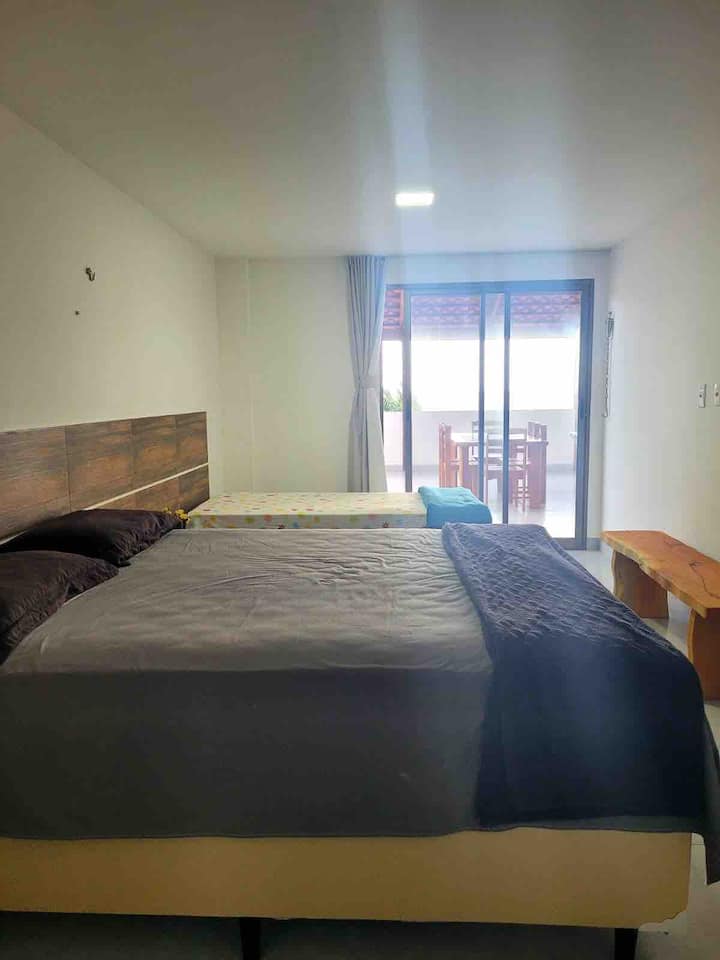 Апартман бр. 3 ( 1 брачен кревет и 1 вдовичен кревет)