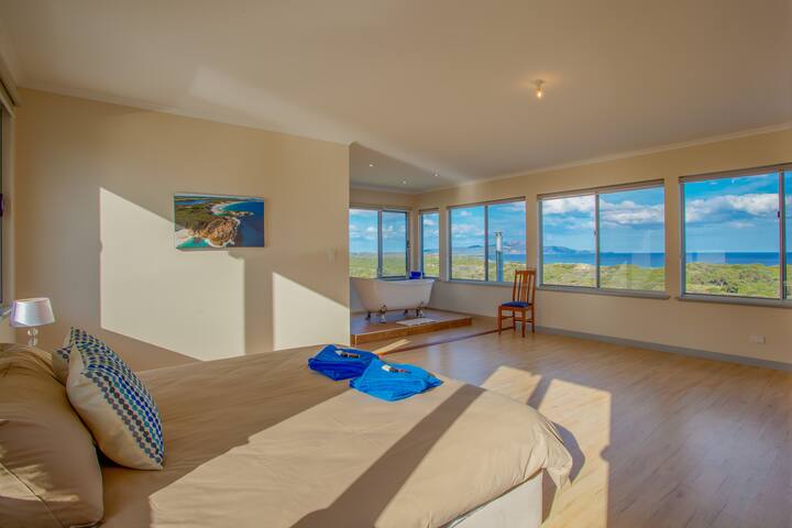 Breathtaking Views of the Taylor Inlet gallery image 2