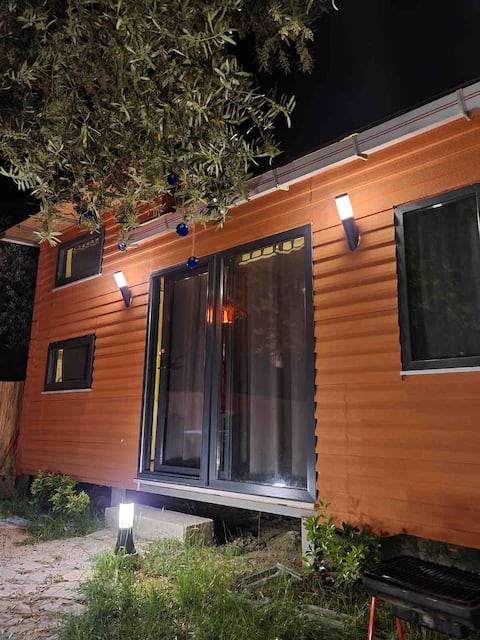 No:56 Bahçeli, Close to the beach, Air-conditioned Tiny House with Wi-Fi