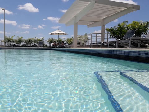 Popular Airbnb listing: Serenity Collection - By Super Host Dennis T. in Midtown