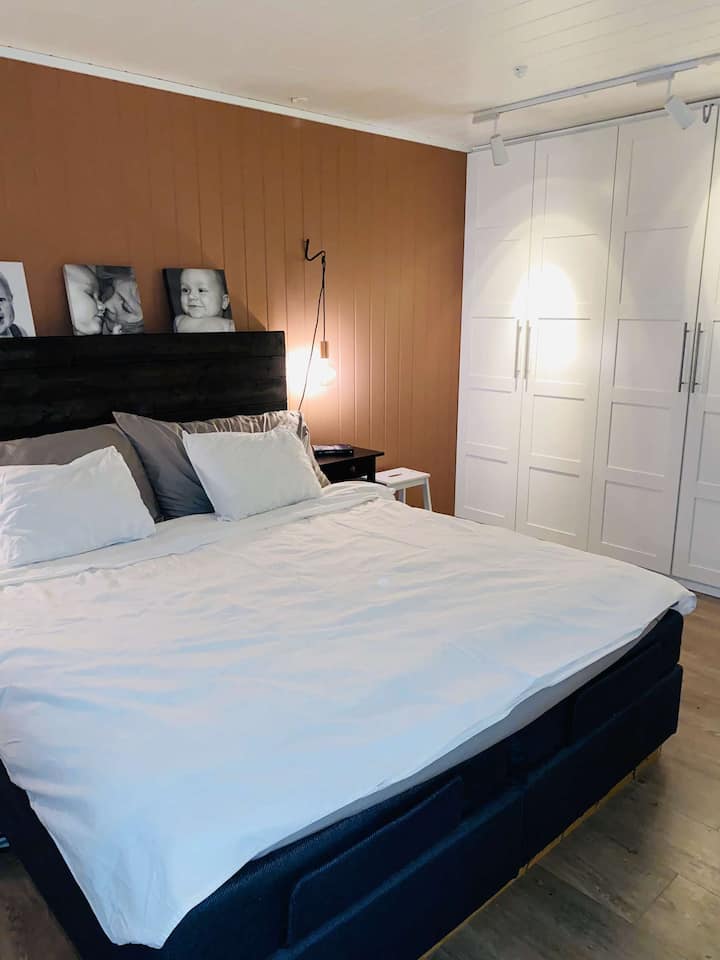 ห้องนอนพร้อมห้องน้ำส่วนตัว