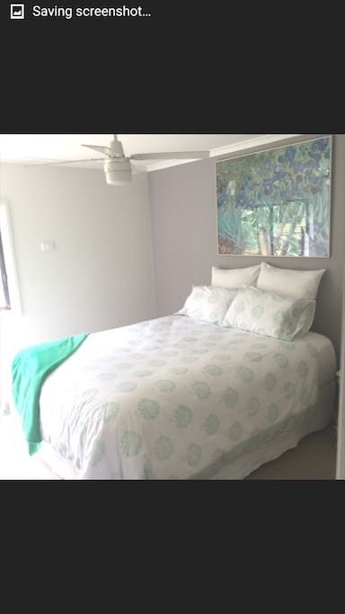 Queen Bed Bedroom 1