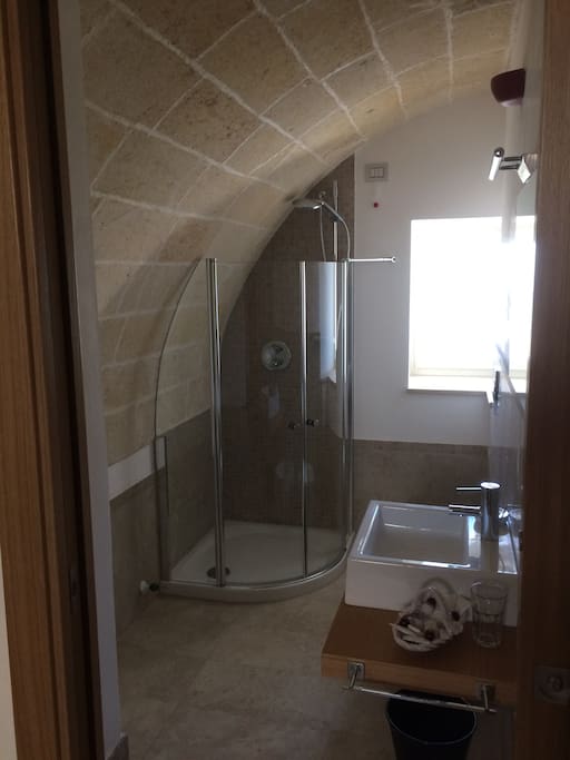Bagno privato con doccia