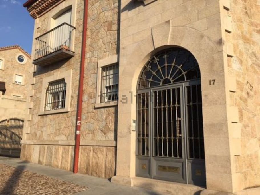 Exterior, entrada a la vivienda