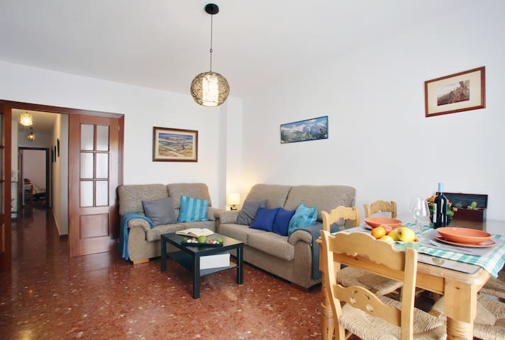 Very bright and spacious apartment 