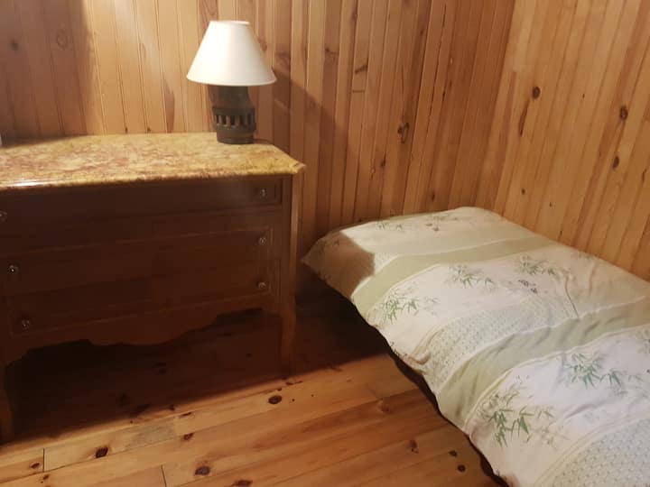 საძინებელი საწოლი 90