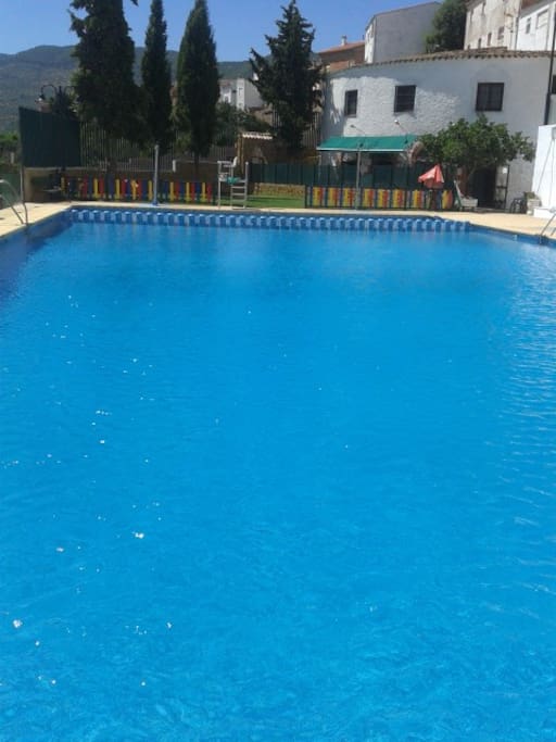 piscina municipal a 5 min