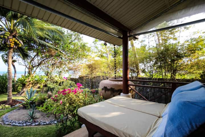 2brm Beautiful Villa With Access To Pool & Garden - Thailand