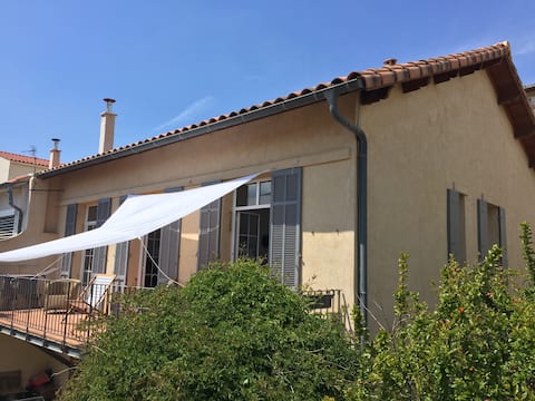 Annonce Airbnb populaire: RED-SEA (6 pl) Marseille Malmousque house à Marseille 7e Arrondissement