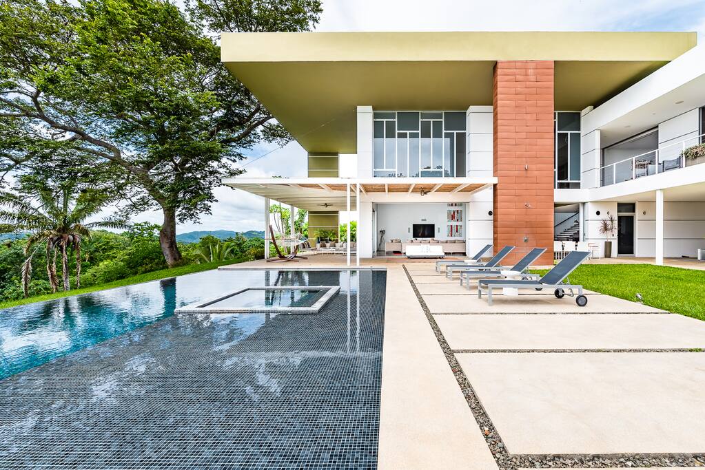 Modern design with amazing infinity edge pool!