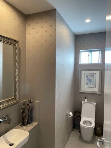 New, Centrally Located Bondi Beach House gallery image 3