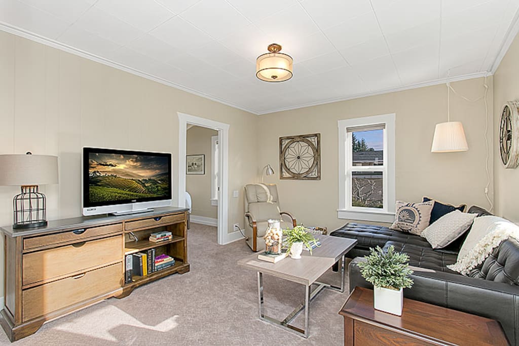 New carpet & paint in living area. Cable TV & wireless internet for your convenience.