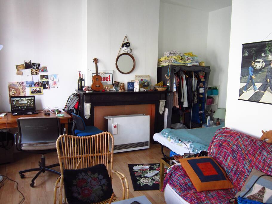 180x140 bed, so a couple can sleep there