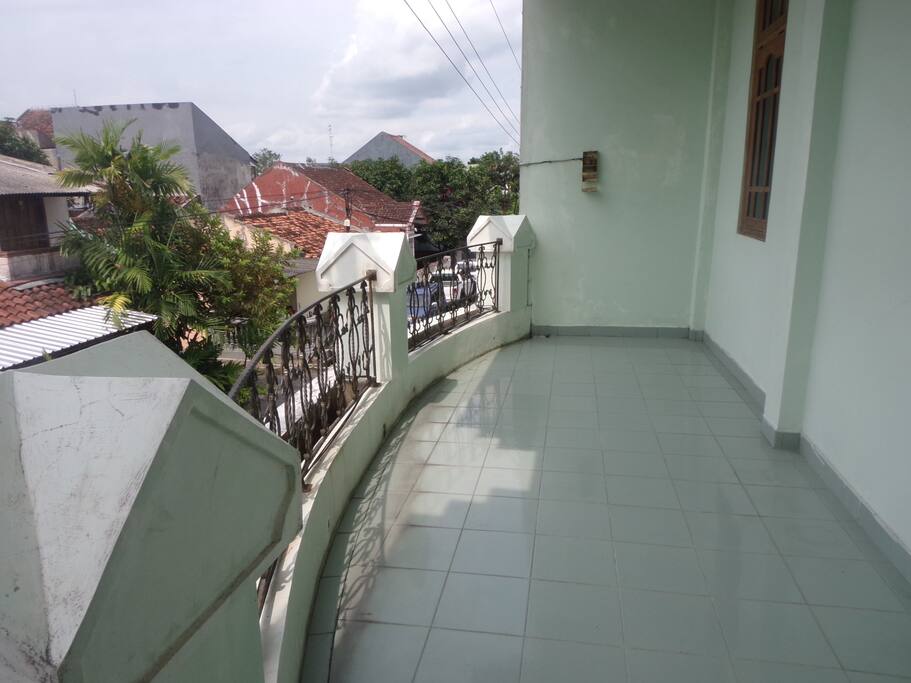 Upper balcony / balkon atas