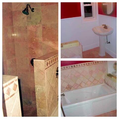 Beautiful Colonial near NYC! gallery image 5