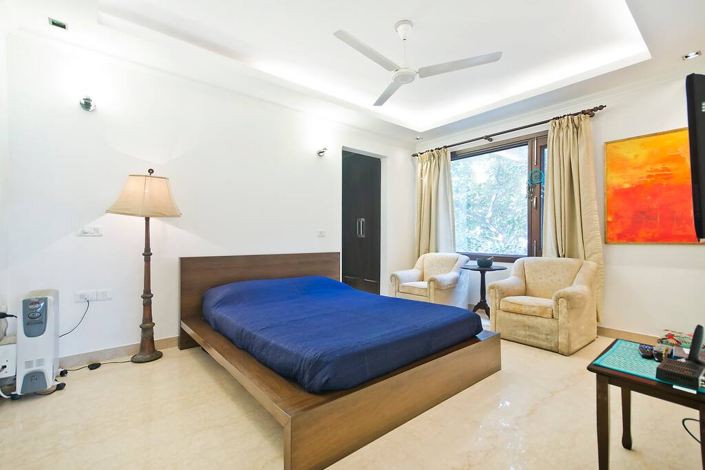 The private room available. ( Or the master bedroom can be requested)