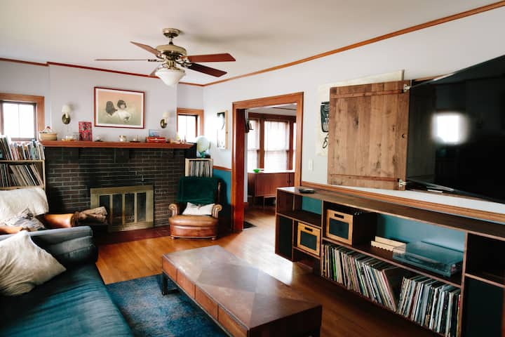 3BR Cozy Family Home, Big Yard Near Dwtn Champaign
