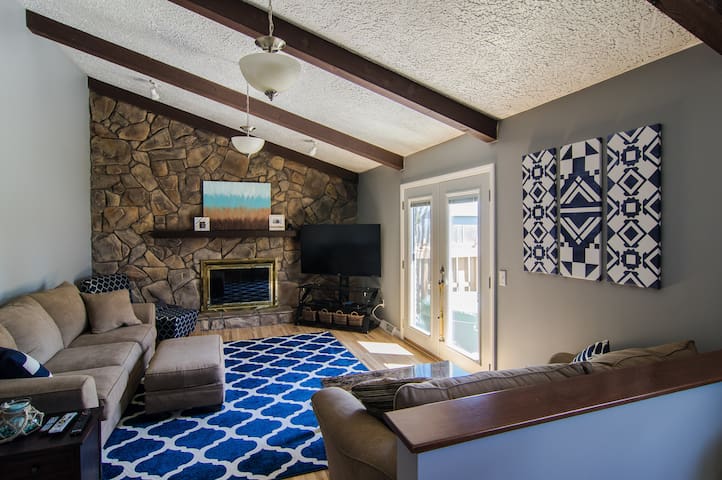 Quiet bedroom with private bath/TV