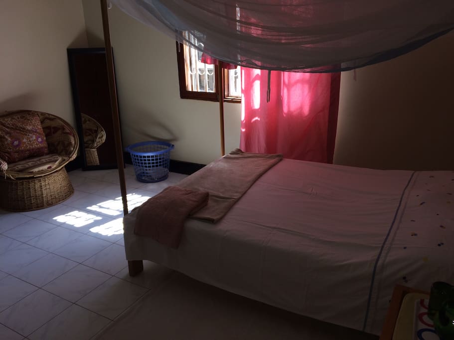 Cosy bedroom - full view