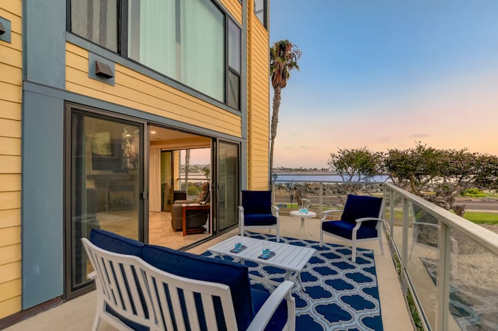 Beachfront-Ocean views!-Luxury AC Home on Sand! gallery image 2