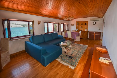 Top performing Airbnb: Luxury Appartment 1. Vila Eleonora by the beach in Stara Novalja