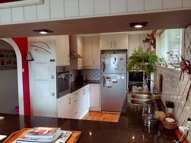 Spacious mountainside home overlooking False Bay gallery image 3