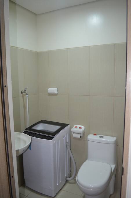 Bathroom with washing machine