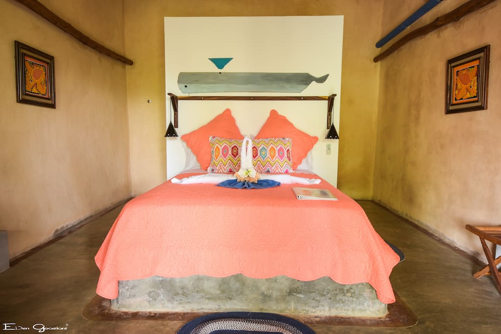 Queen room