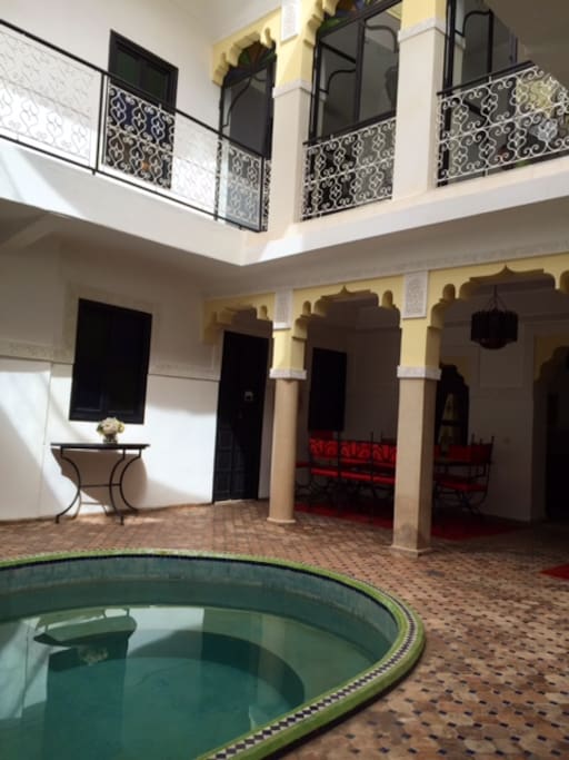 le patio et sa piscine