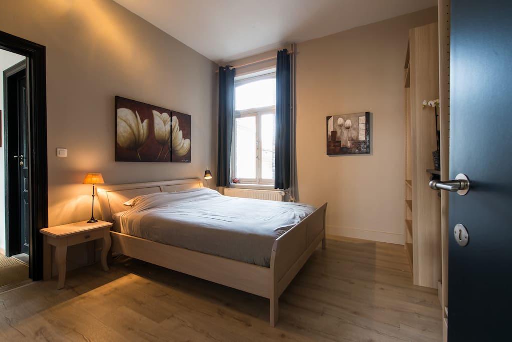 Bed room with double bed