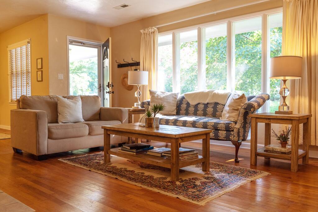 The Kickapoo Place/Just a stroll to MSU Houses for Rent in