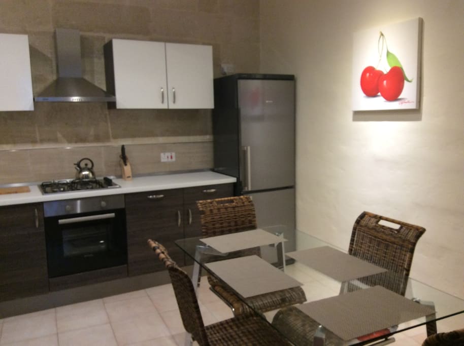 Kitchen/Dining