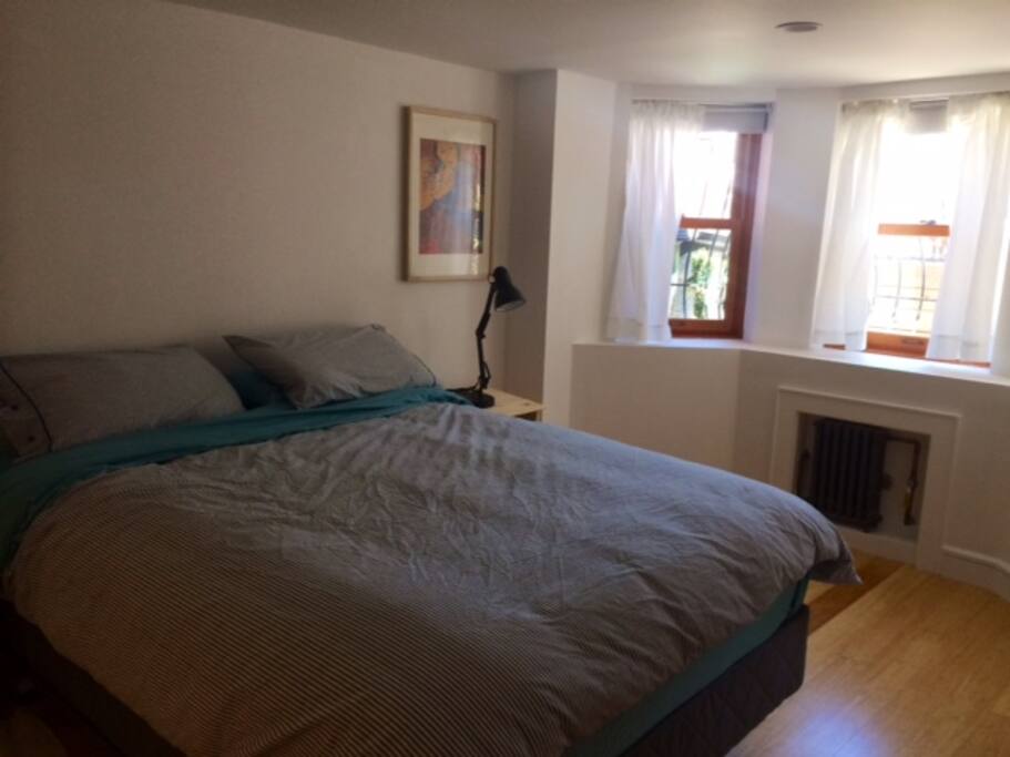 Queen bed