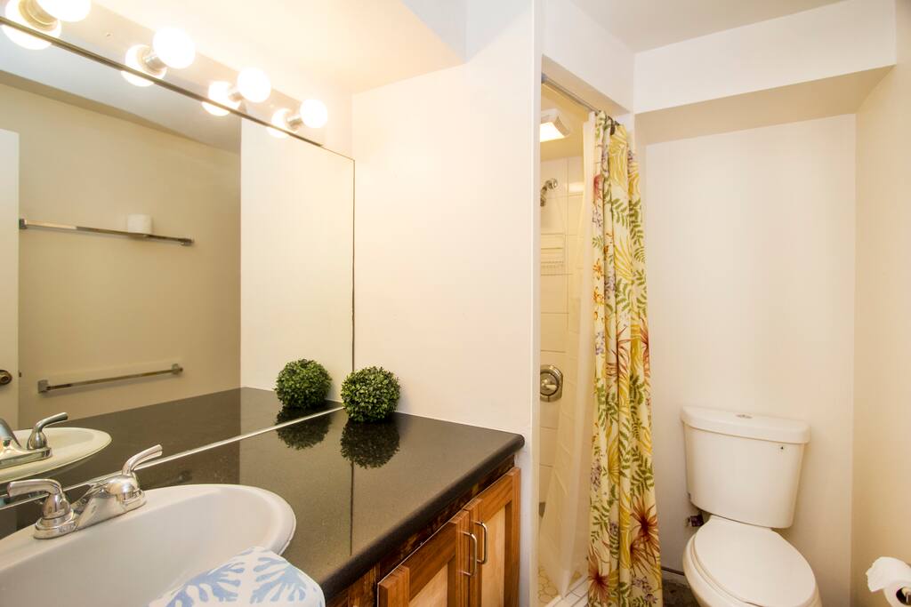 clean and well designed bathroom