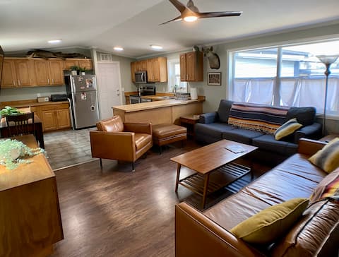 Top performing Airbnb: 3 bedroom in Sweet RiNo location! 100% Walkable in Cole